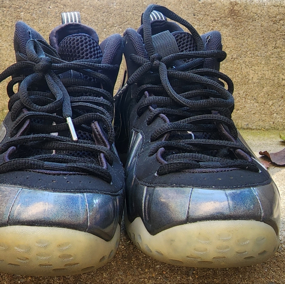 Size 11 - Nike Air Foamposite One hologram 2015